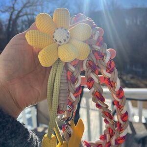 NEW Phone braided chain, can be worn crossbody. Yellow Flower